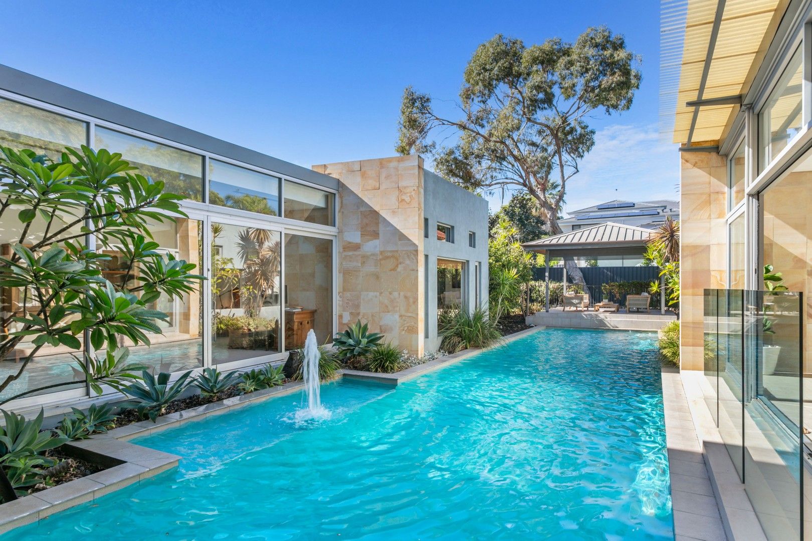 6 bedrooms House in 10 Davies Road DALKEITH WA, 6009