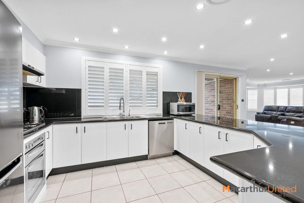 17 Endeavour CCT, Harrington Park NSW 2567, Image 2