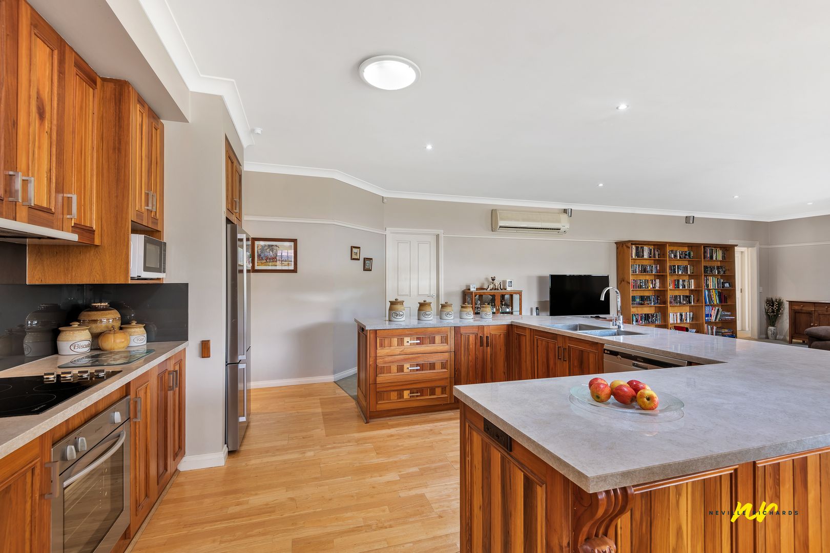 1 Phillip Court, St Leonards VIC 3223, Image 2