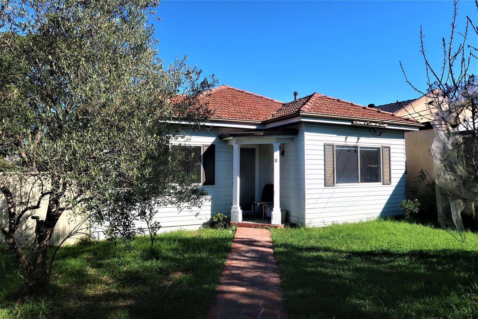 3 bedrooms House in 8 Irvine Street BANKSTOWN NSW, 2200