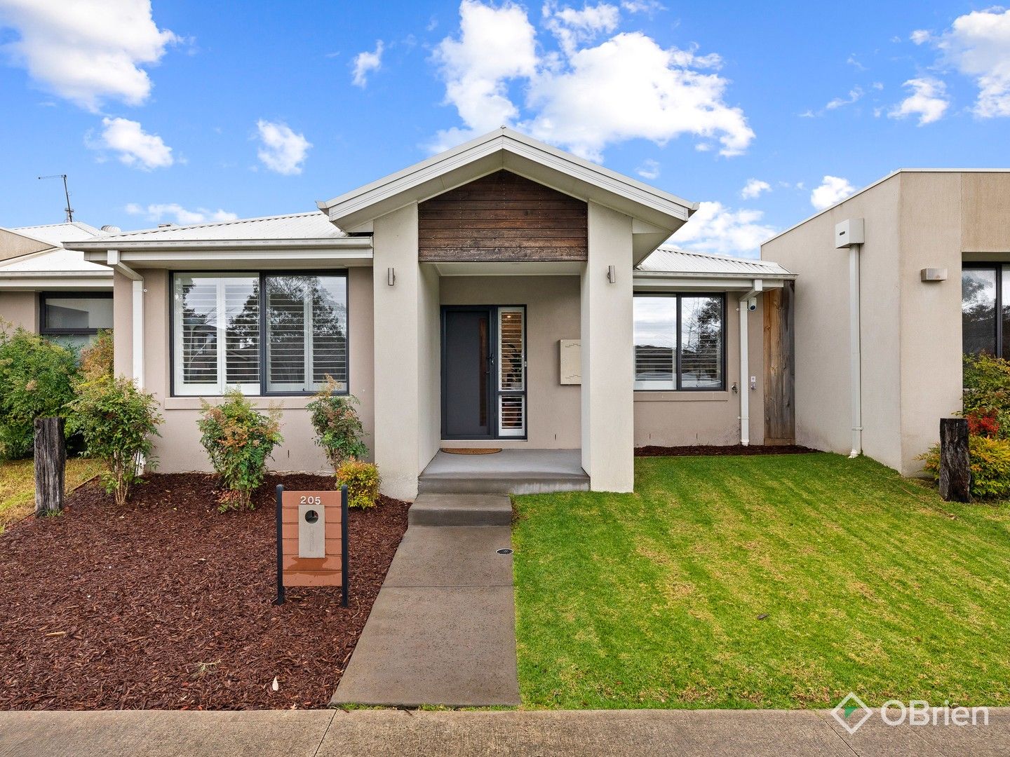 205 Mountainview Boulevard, Cranbourne North VIC 3977, Image 0