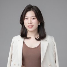 Jenny(Weixuan) Li, Sales representative