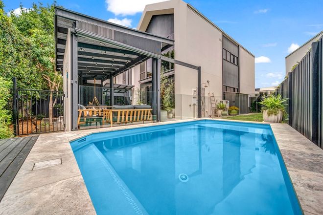 Picture of 2/49 Magnoli Circuit, PALM BEACH QLD 4221