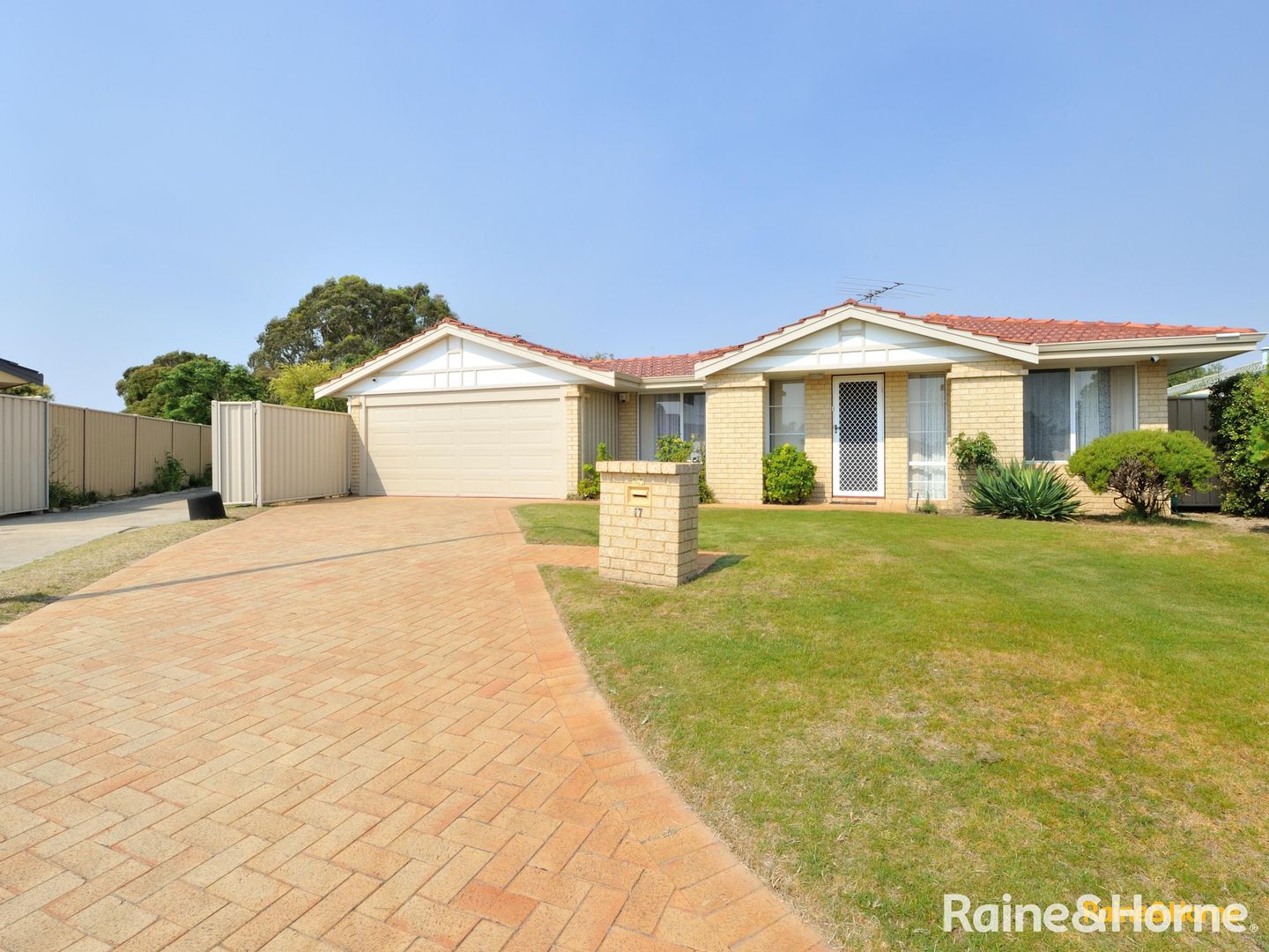 17 Manilla Place, Warnbro WA 6169, Image 1