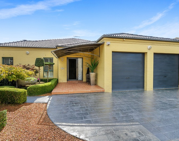 35 Greenway Drive, West Hoxton NSW 2171