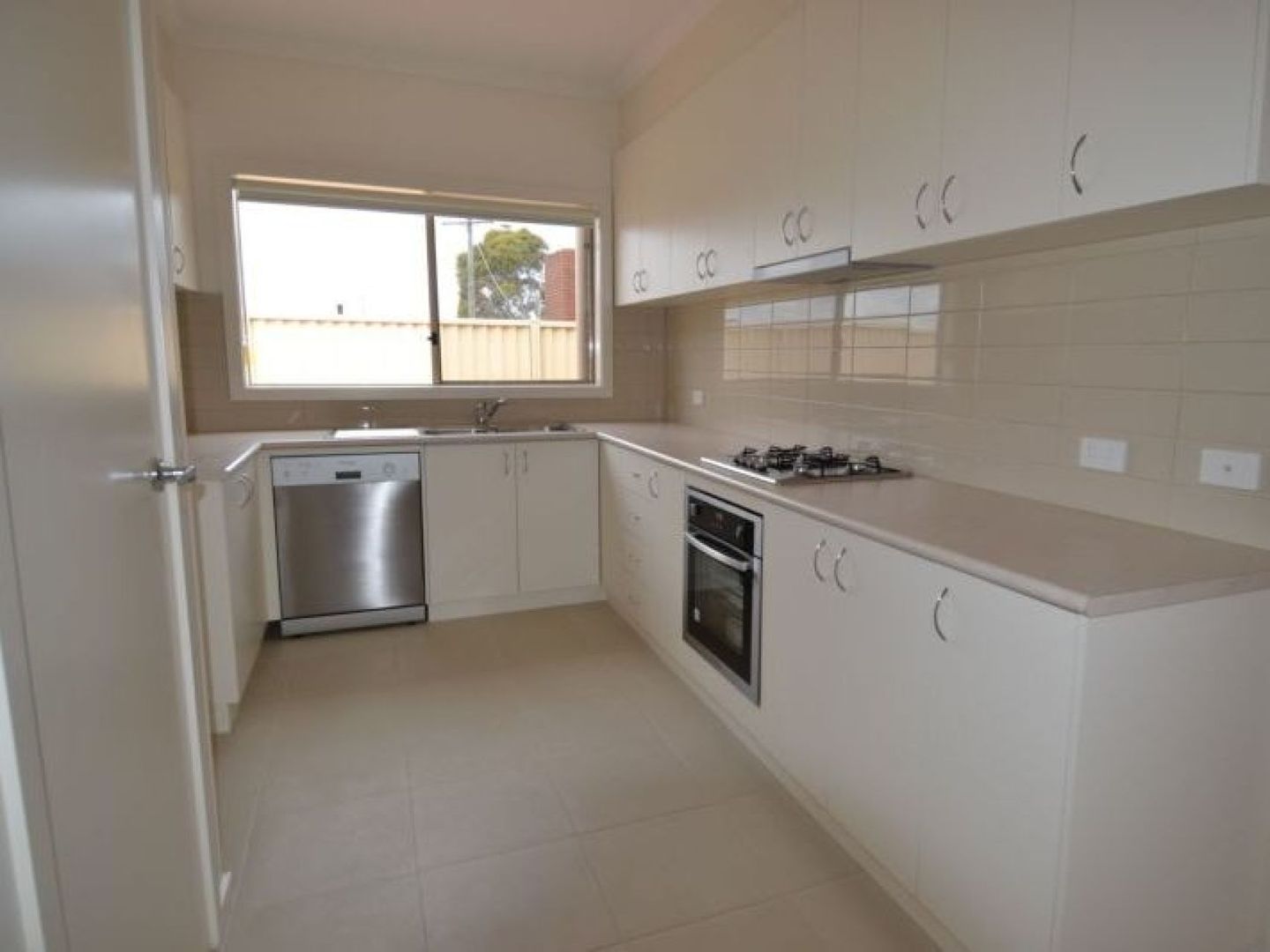 3/15 Victoria Street, Sebastopol VIC 3356 House For Rent Domain