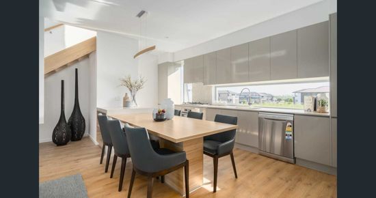 5 bedrooms House in 117 Splendour Street ROCHEDALE QLD, 4123