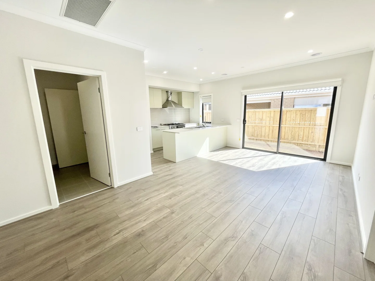 Additional image 3 of 33 Stonneyburn Road, Thornhill Park VIC 3335