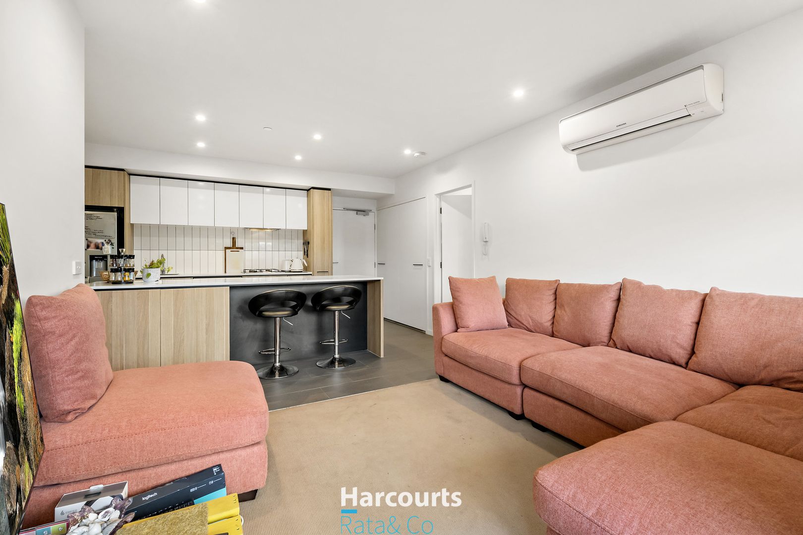 216/30 Oleander Drive, Mill Park VIC 3082, Image 2