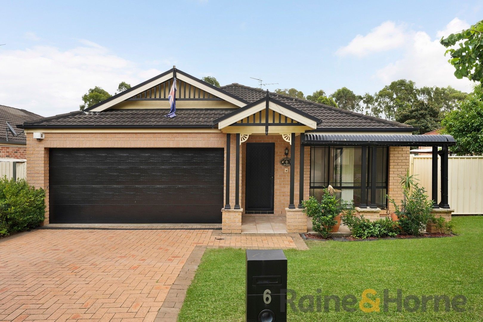 4 bedrooms House in 6 Patrick Place CURRANS HILL NSW, 2567