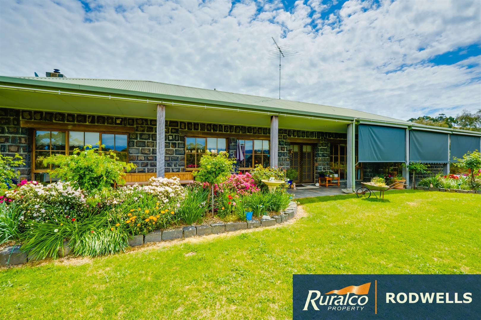 425 Saunders Road, Kilmore East VIC 3764, Image 2