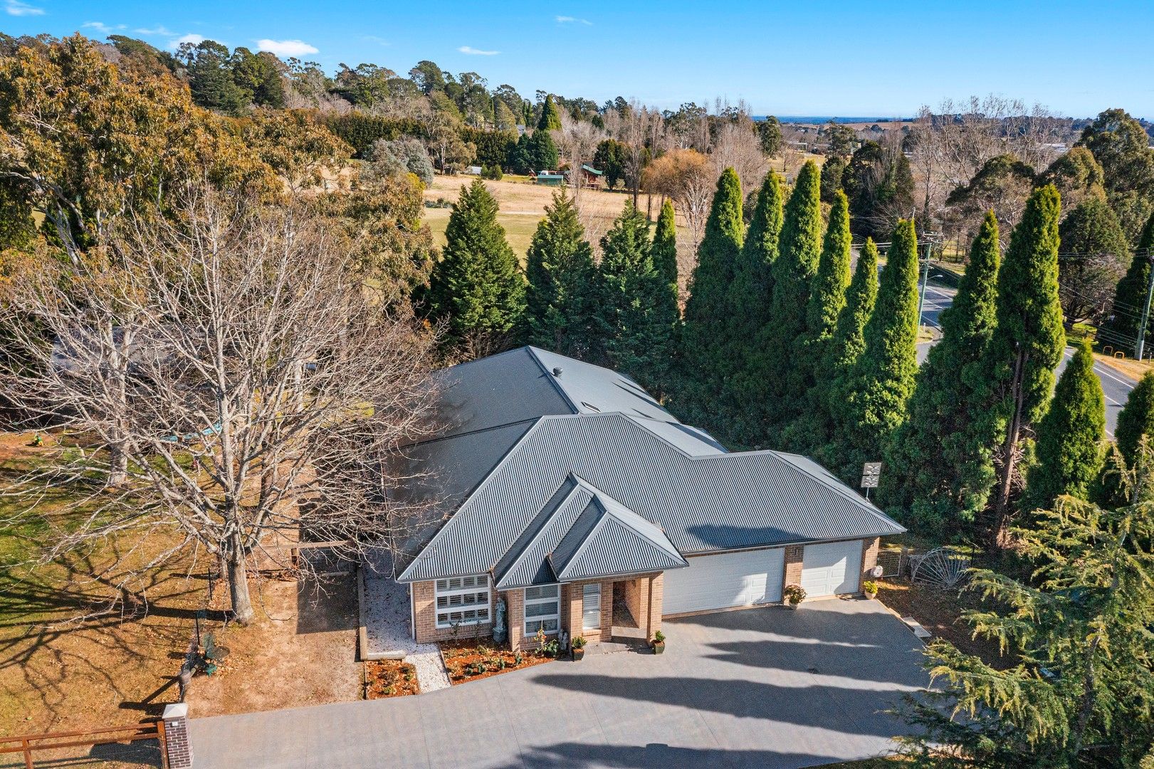 5 bedrooms House in 3 Torulosa Drive MOSS VALE NSW, 2577