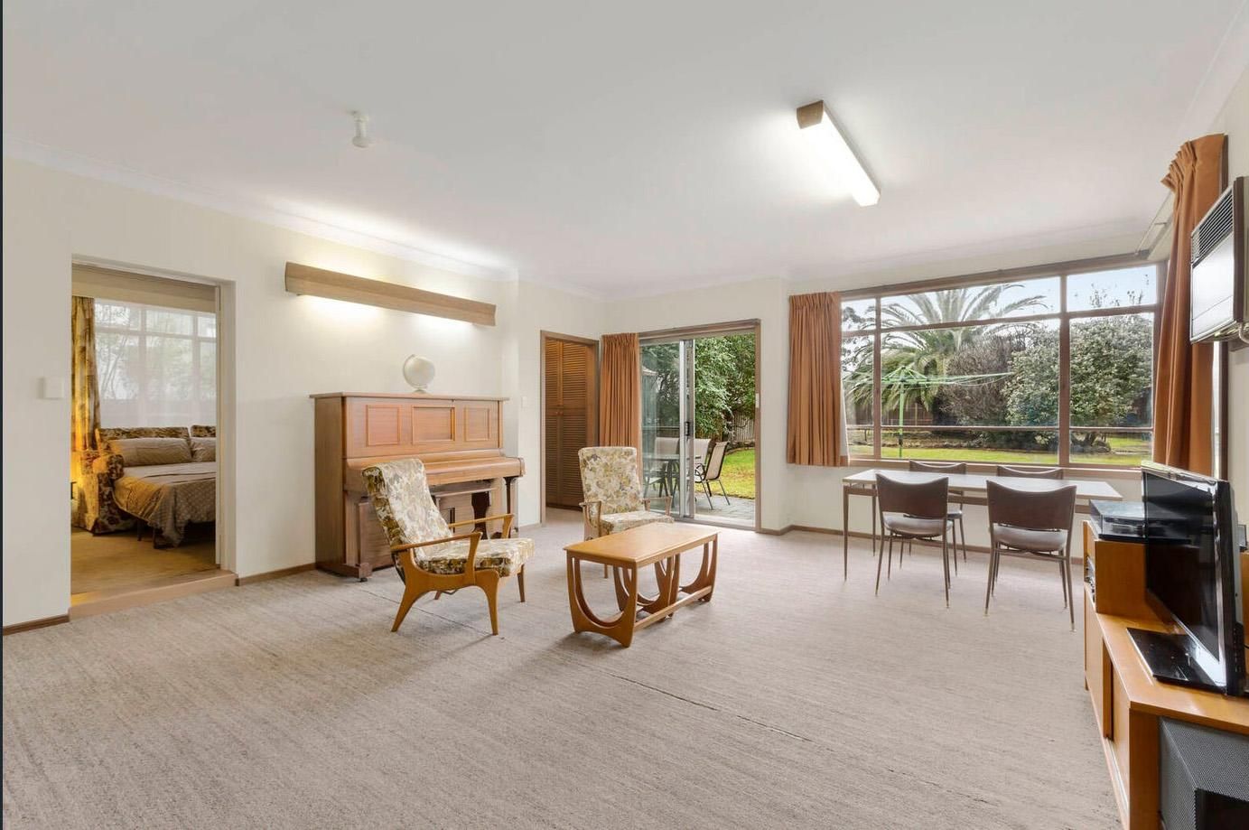 4 bedrooms House in 4 Saint Georges Avenue BENTLEIGH EAST VIC, 3165