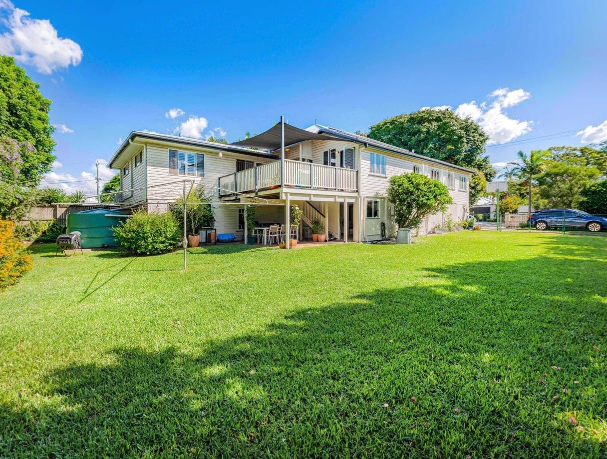 5 bedrooms House in 125 Alexandra Road CLAYFIELD QLD, 4011