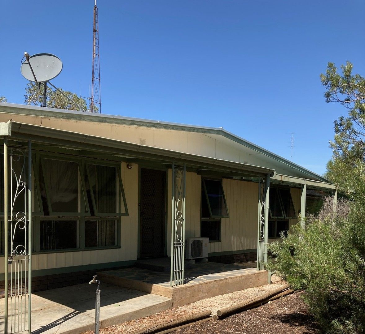 3 bedrooms House in 19 FIRST STREET LOXTON SA, 5333