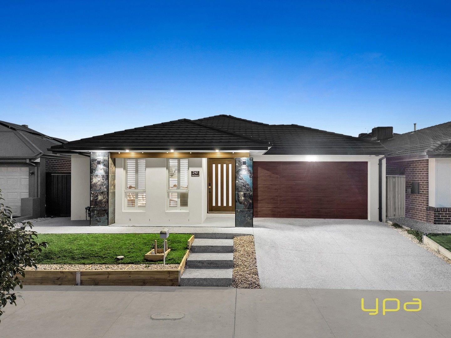 240 Duff Street, Cranbourne West VIC 3977, Image 0