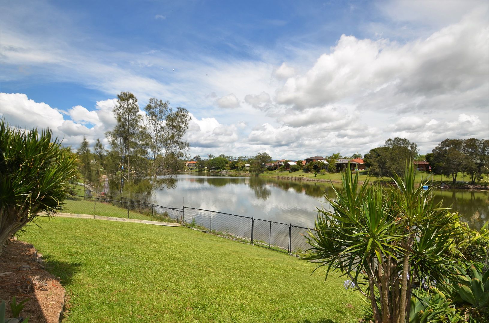 53 Southlake Drive, Varsity Lakes QLD 4227, Image 2