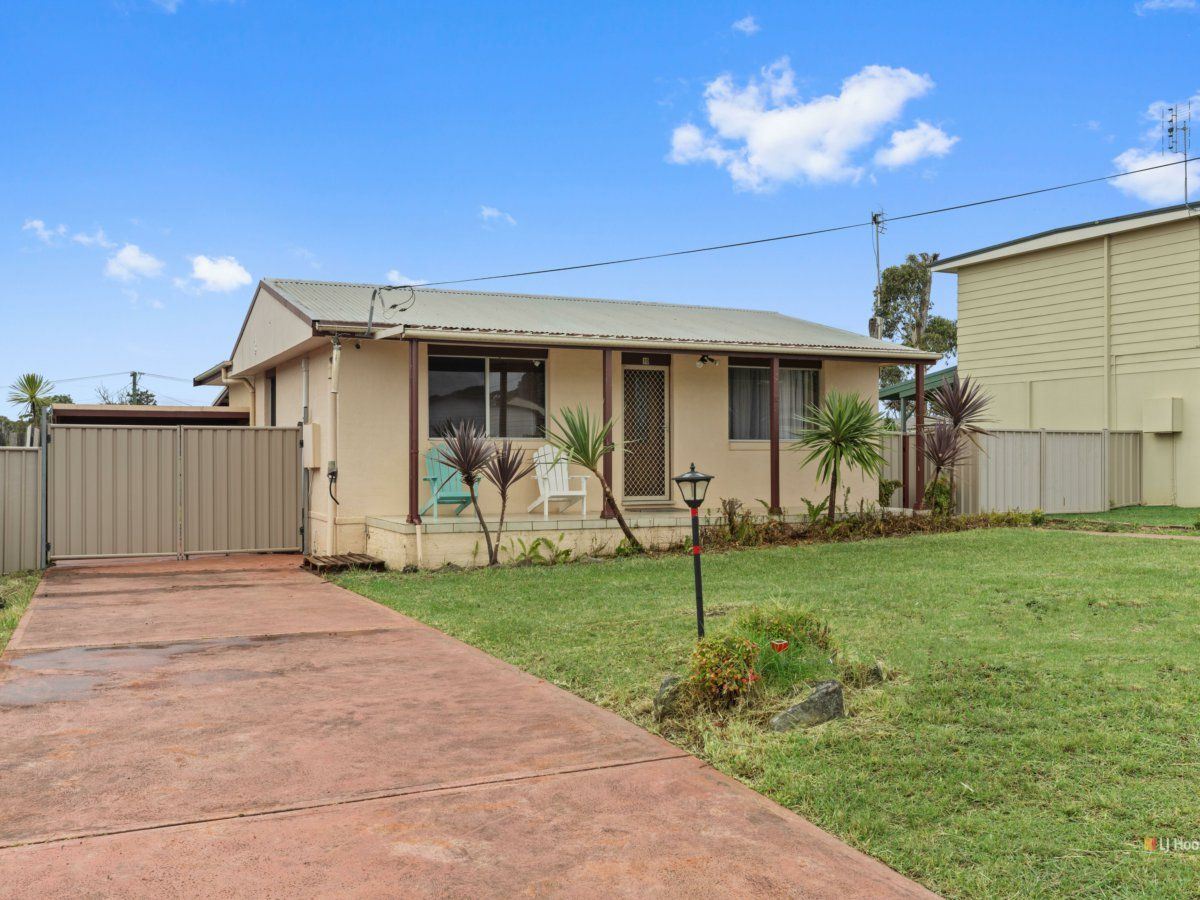 2 bedrooms House in 10 Kingsford Smith Crescent SANCTUARY POINT NSW, 2540