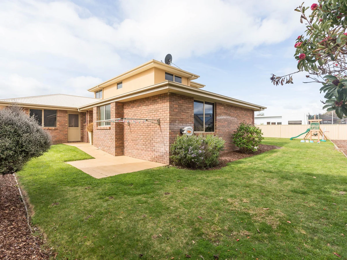 Additional image 11 of 16 Oceanside Boulevard, Sulphur Creek TAS 7316