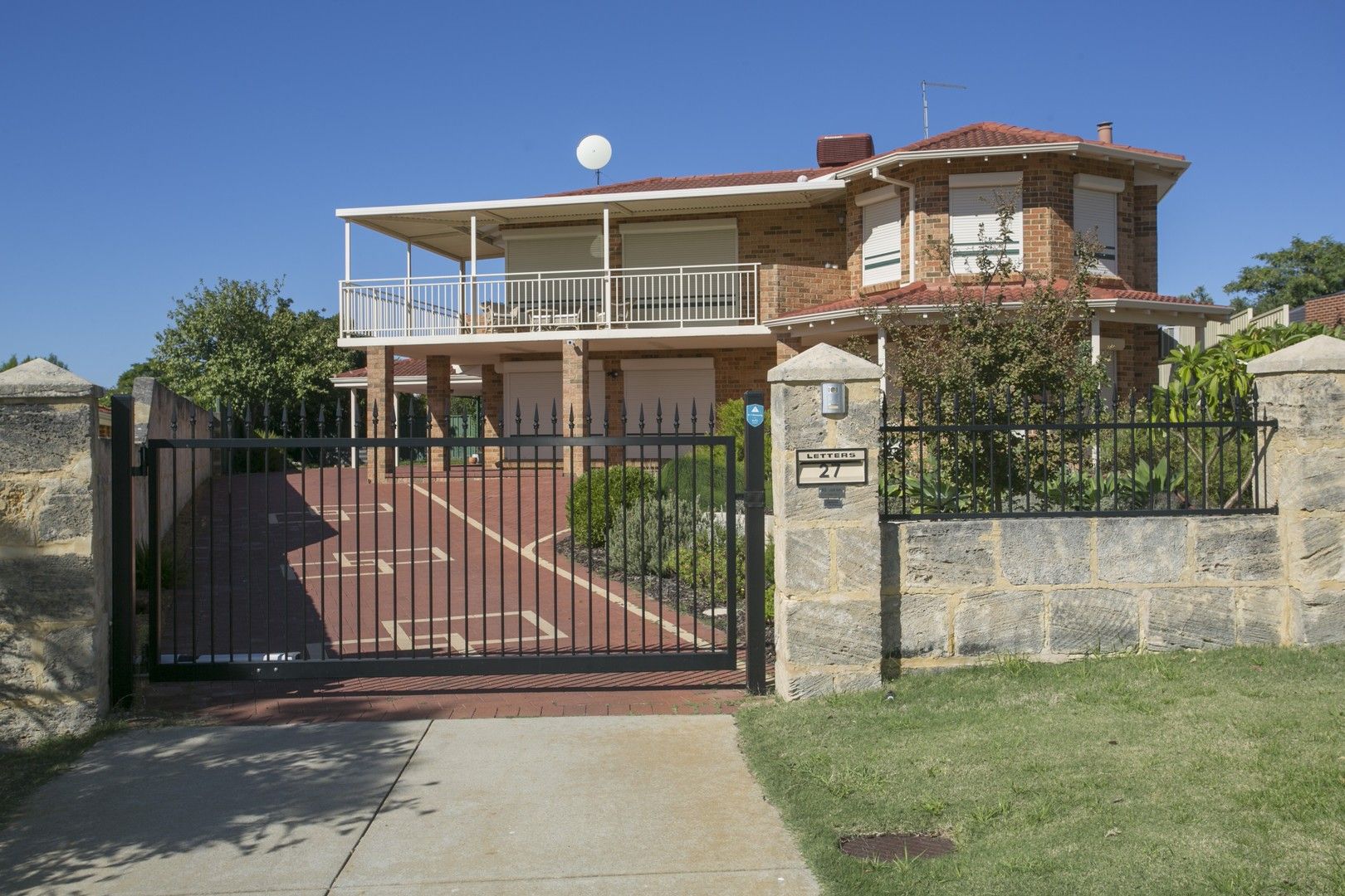 5 bedrooms House in 27 Bourke View JANE BROOK WA, 6056