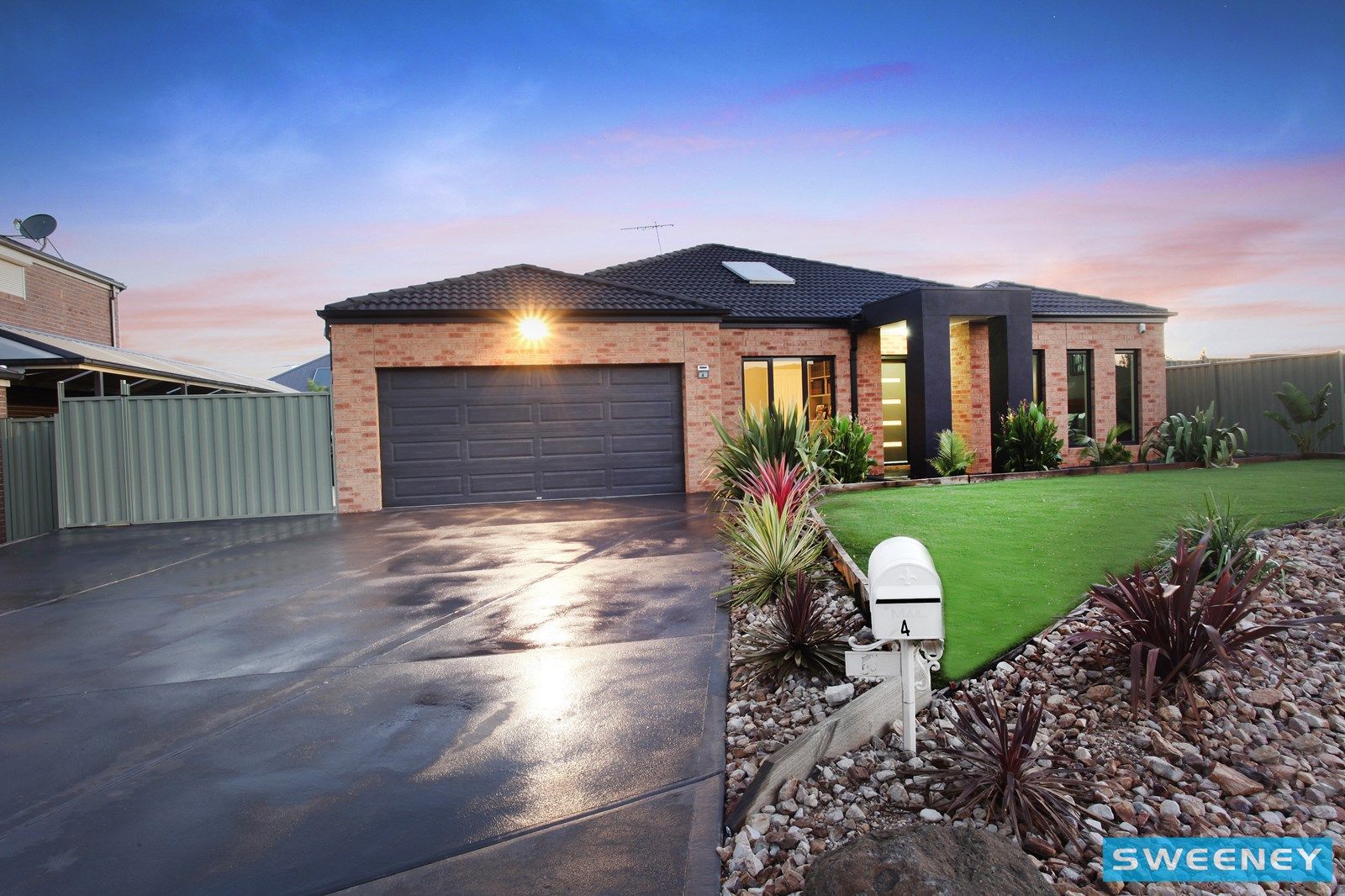 4 Begonia Court, Caroline Springs VIC 3023, Image 2