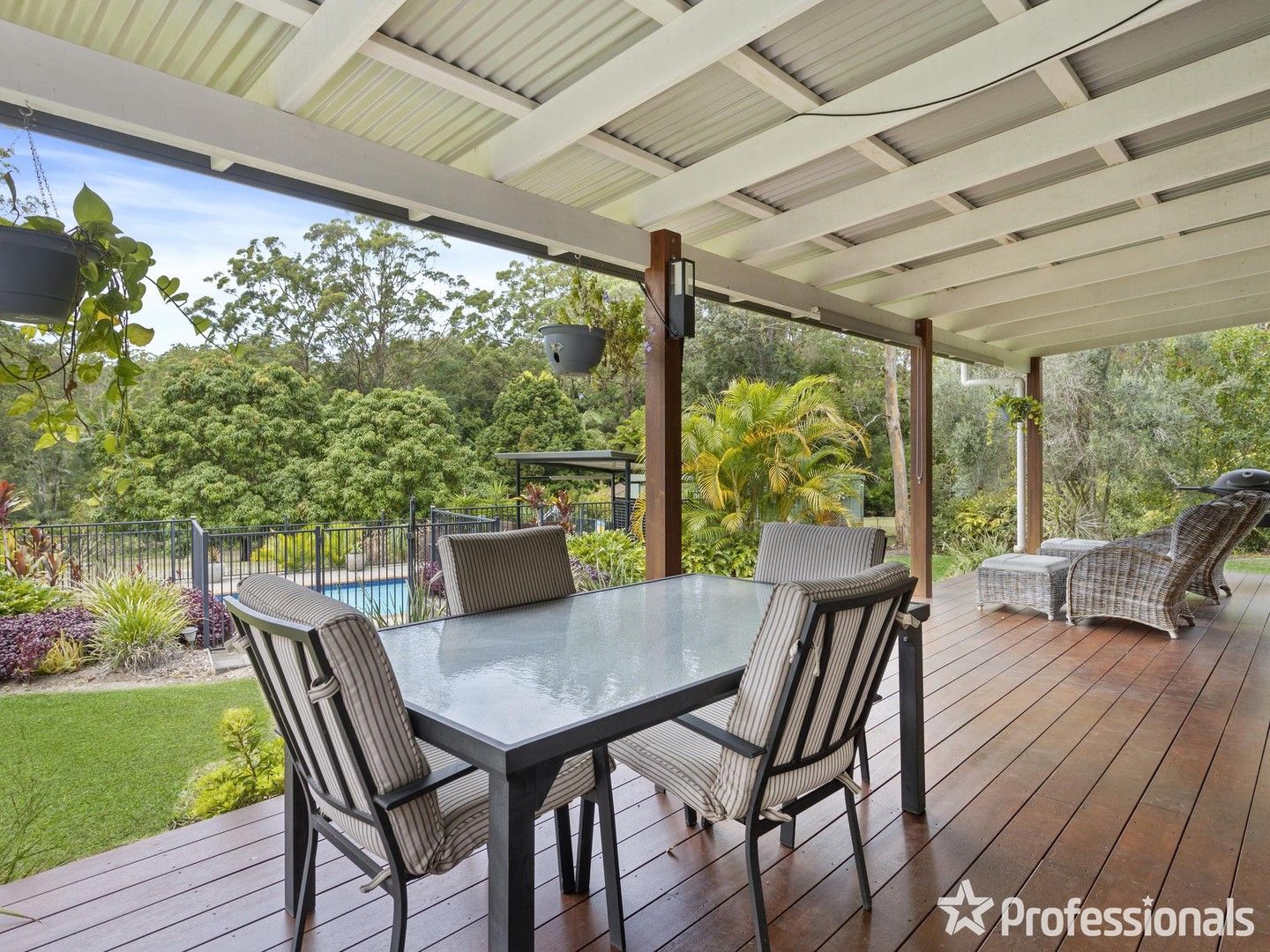 16 Glenmore Drive, Bonogin QLD 4213, Image 0