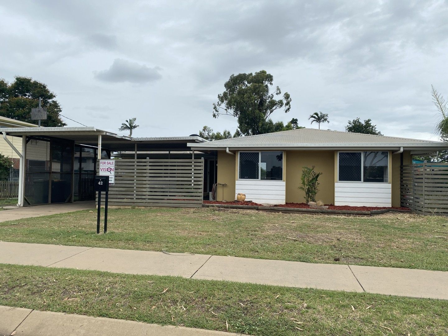 Sold 42 Clements St, Moranbah QLD 4744 on 15 Dec 2023 2017438306 Domain