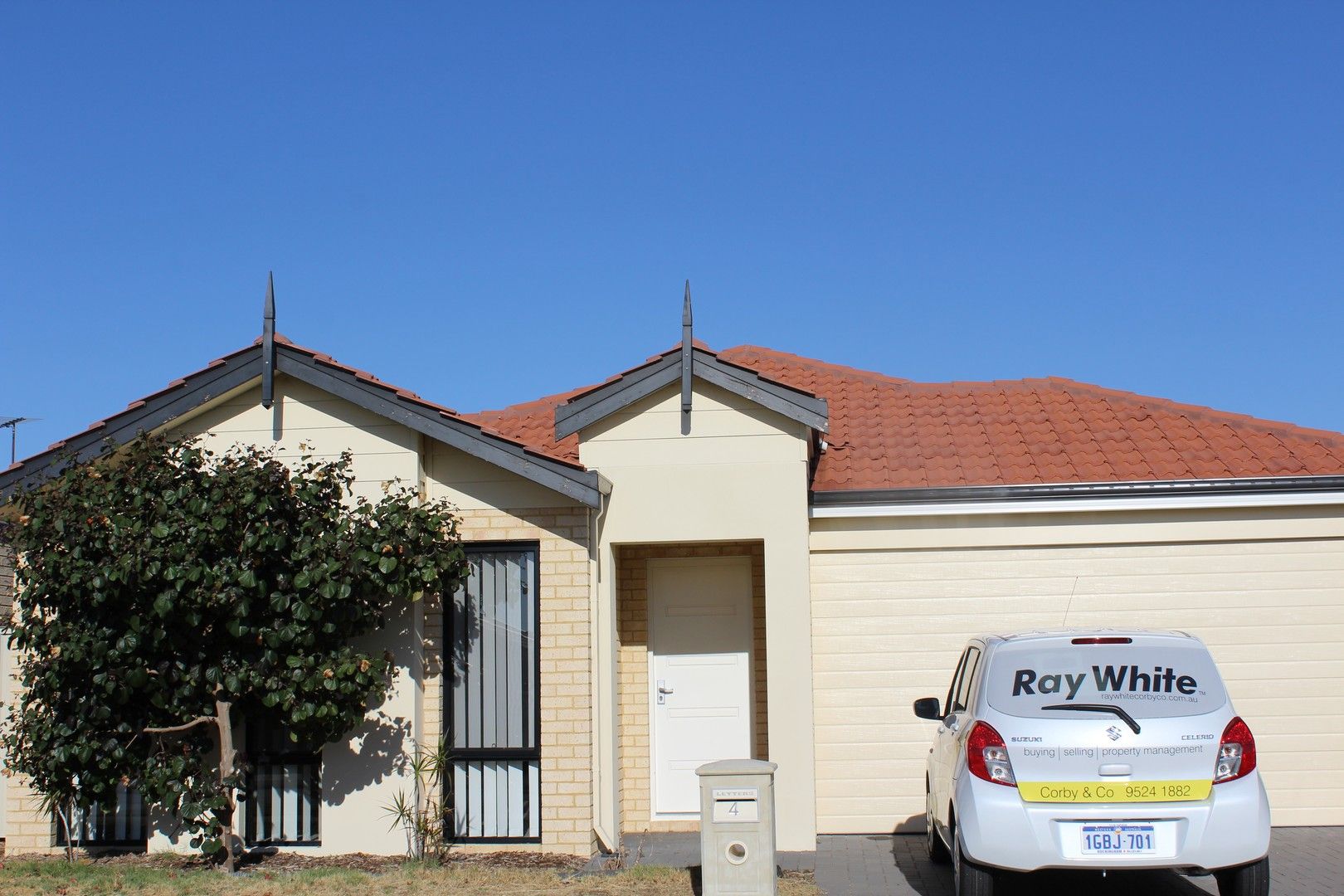 4 bedrooms House in 4 Hocking Bend BALDIVIS WA, 6171