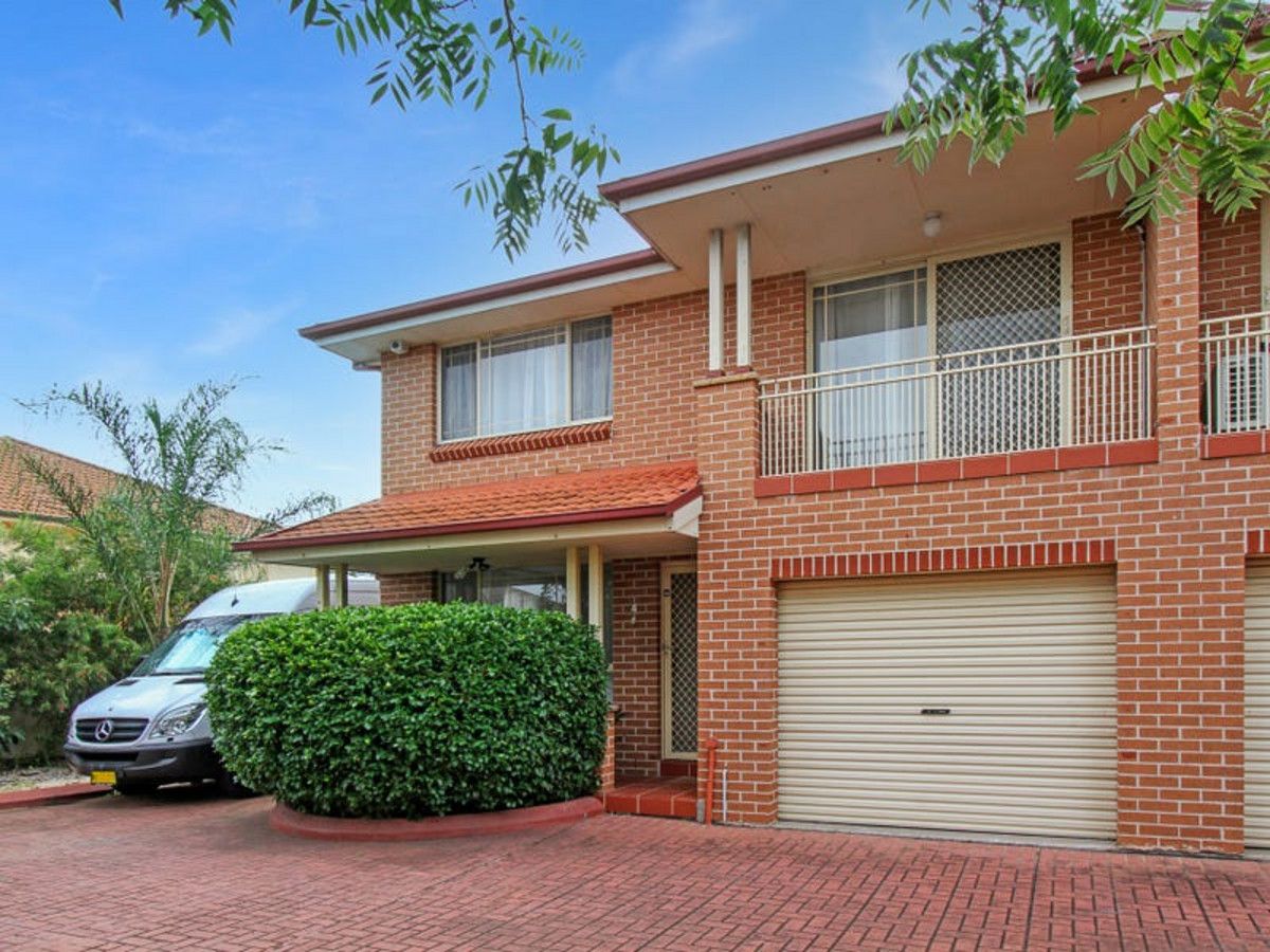 3 bedrooms Townhouse in 4/20 Packard Place HORNINGSEA PARK NSW, 2171