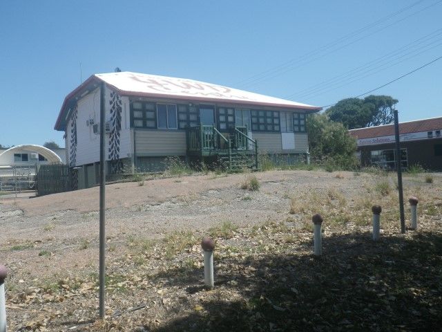 3 bedrooms House in 67 Bowen Road ROSSLEA QLD, 4812