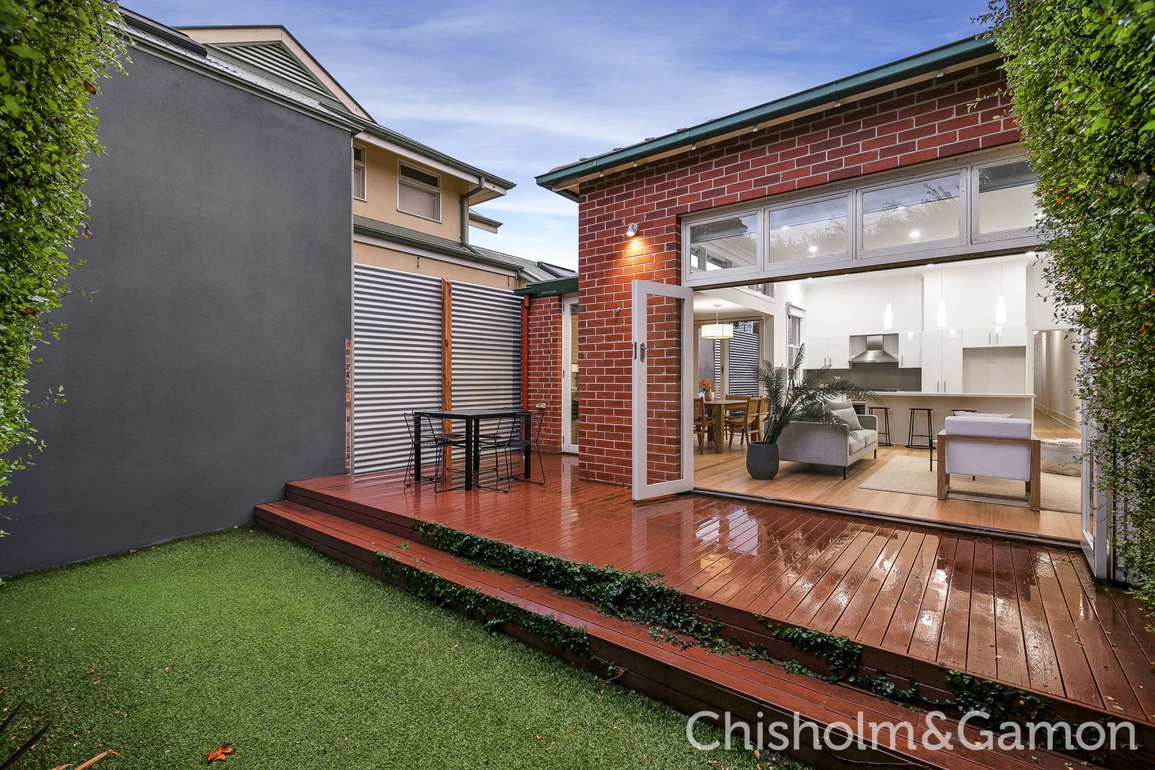 21 Byron Street, Elwood VIC 3184, Image 2