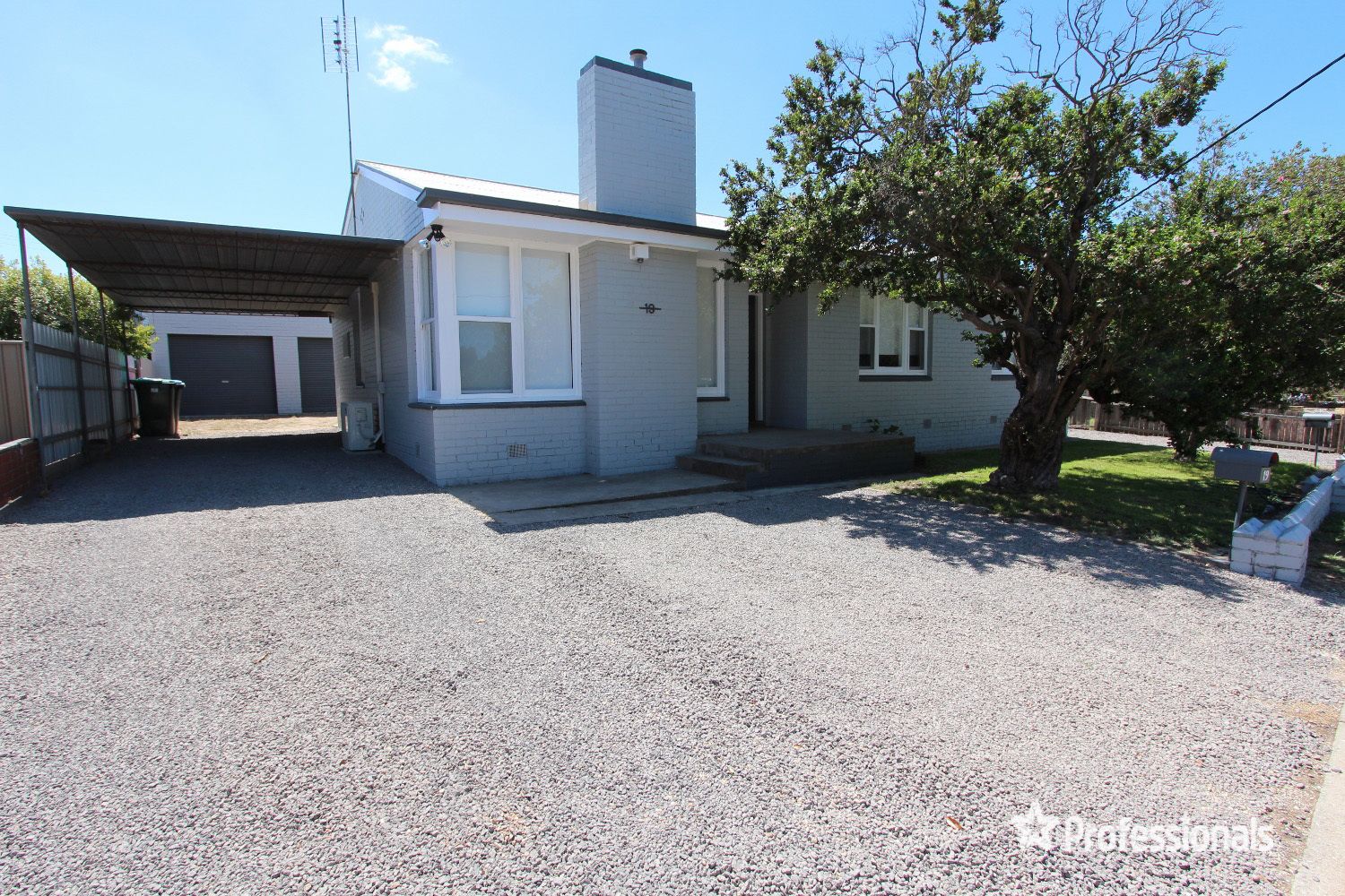 3 bedrooms House in 19 Hayes Street IRONBARK VIC, 3550