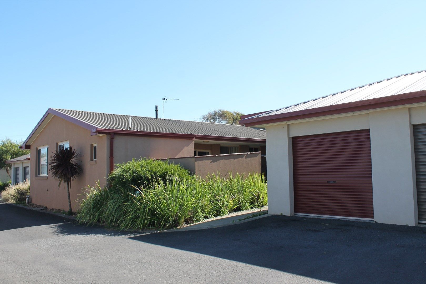 2 bedrooms Apartment / Unit / Flat in 9 Lancaster Close PORTLAND VIC, 3305