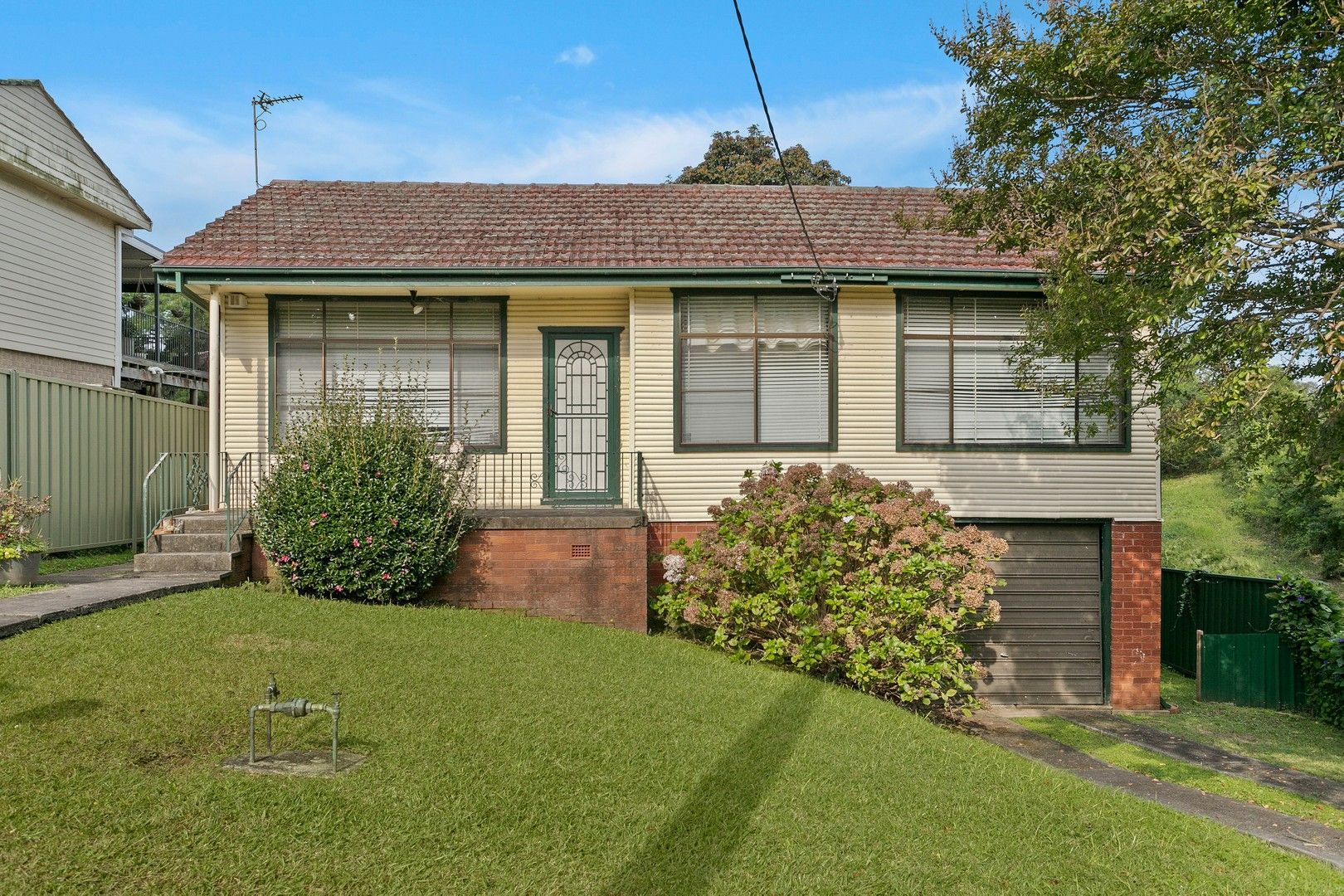 35 Beveles Avenue, Unanderra NSW 2526, Image 0