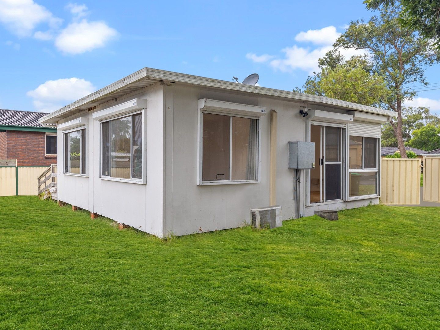 1 bedrooms Apartment / Unit / Flat in 19 Lucas Cres BERKELEY VALE NSW, 2261