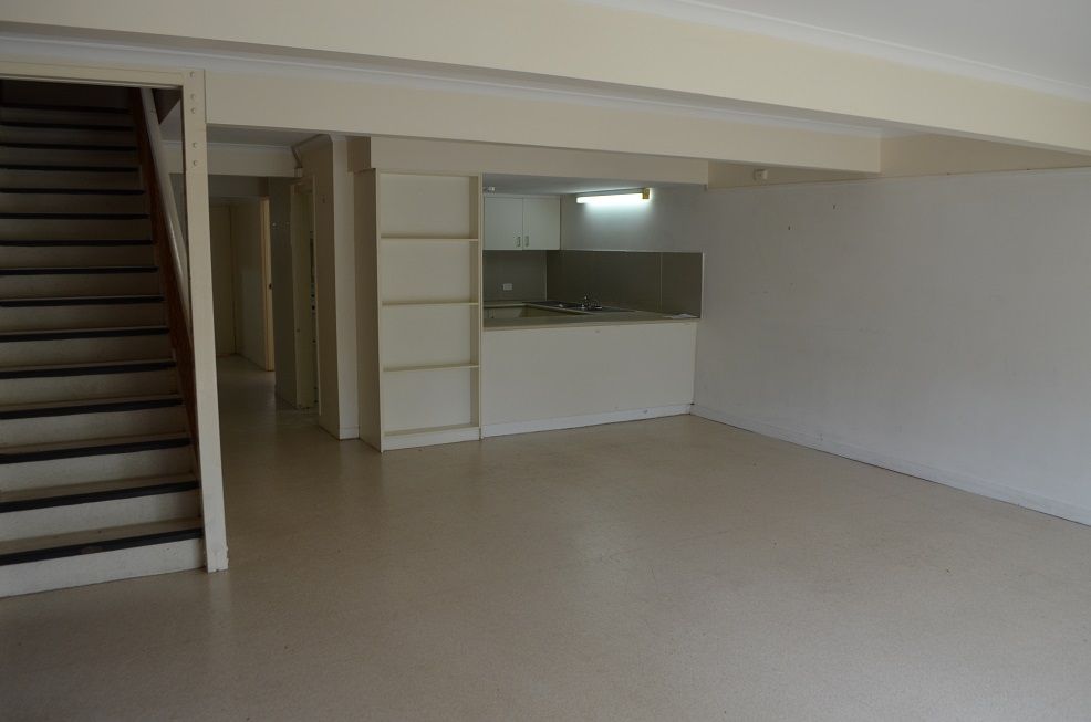 4 bedrooms Townhouse in 4/23 Nakina Street SOUTHPORT QLD, 4215