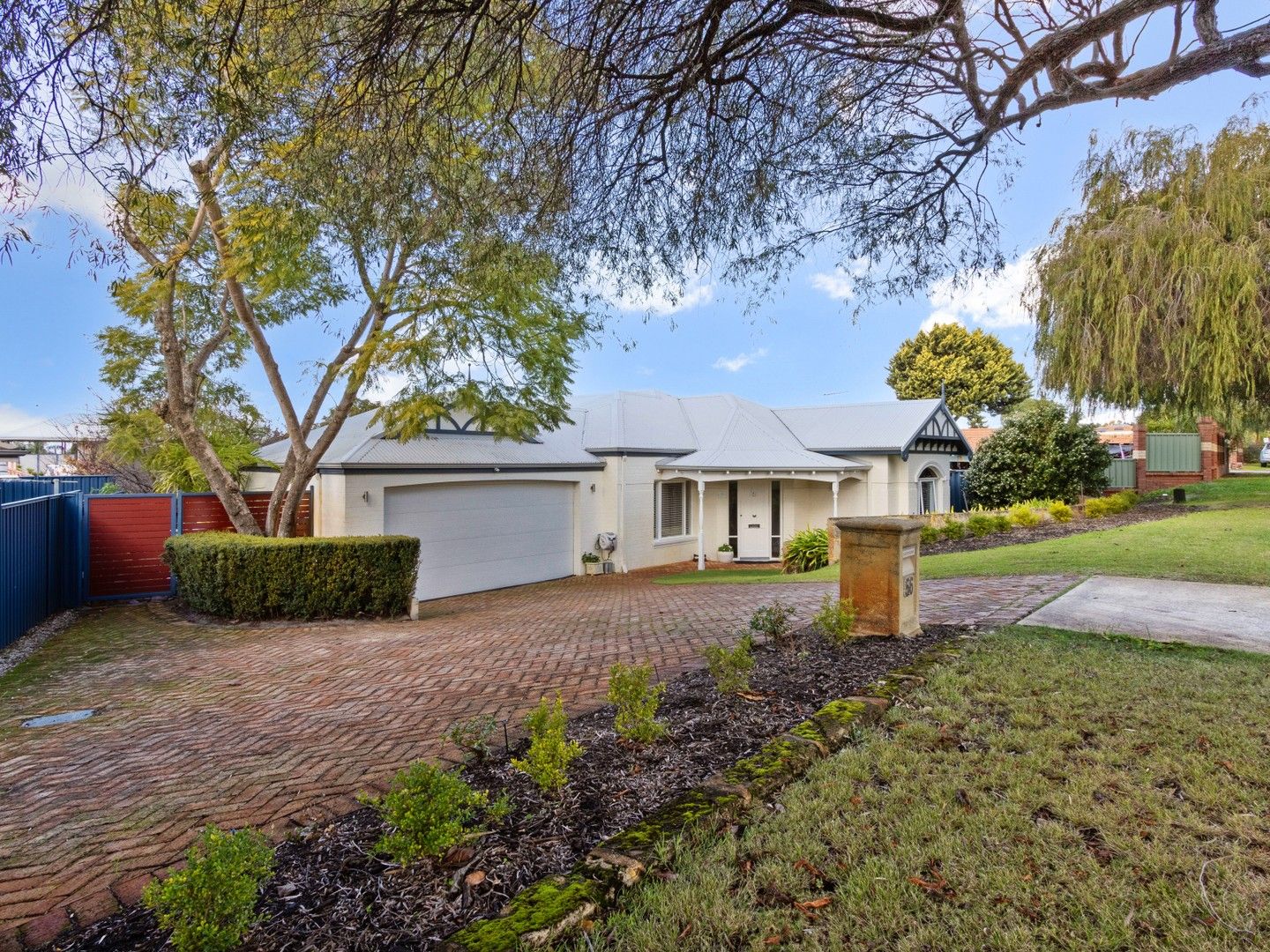 4 bedrooms House in 56 Marsh Avenue MANNING WA, 6152