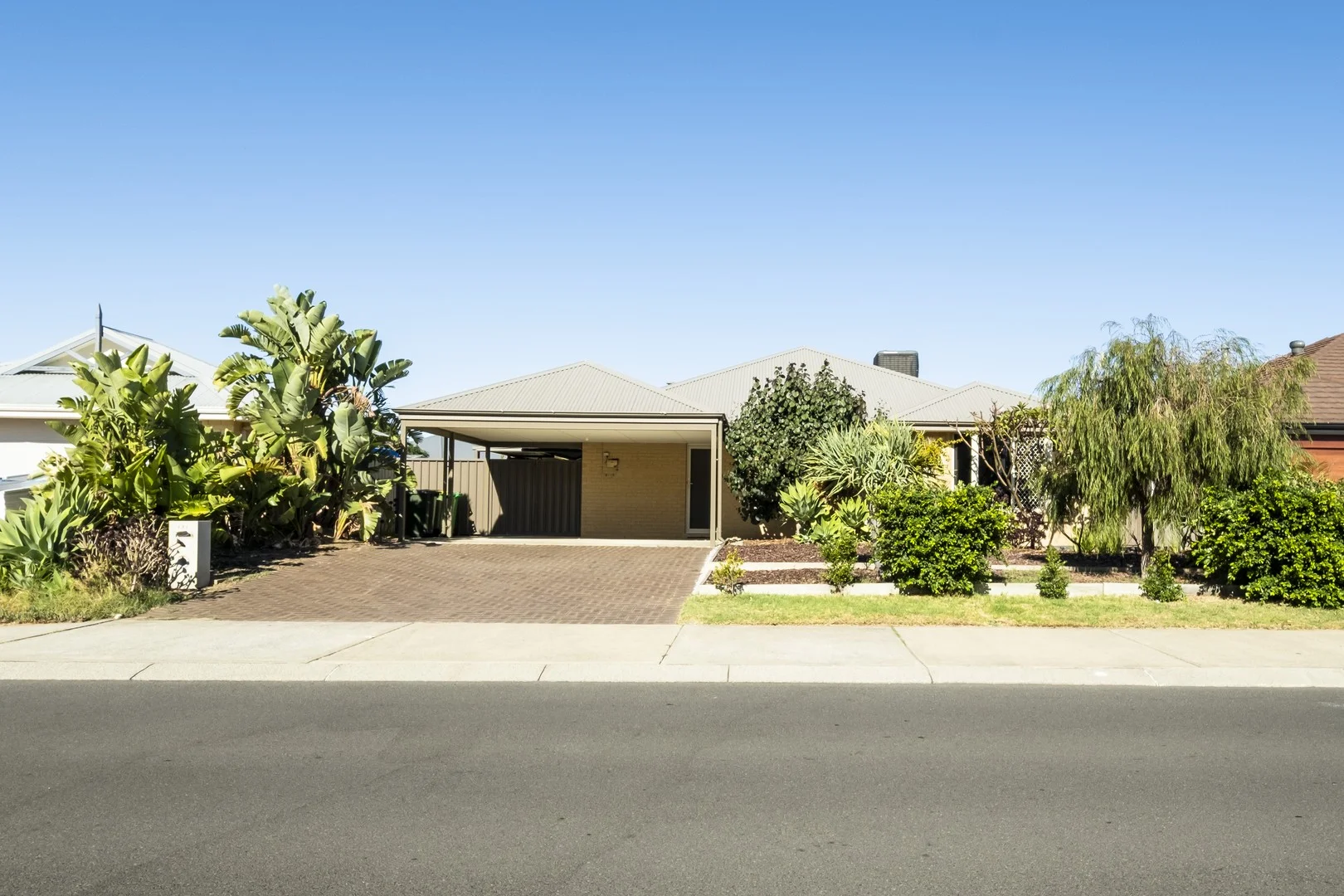 Primary image of 121 Dalyellup Boulevard, Dalyellup WA 6230