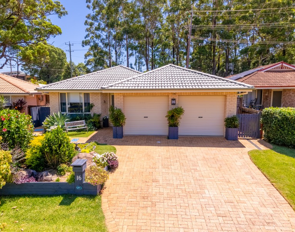 16 Deakin Close, Port Macquarie NSW 2444