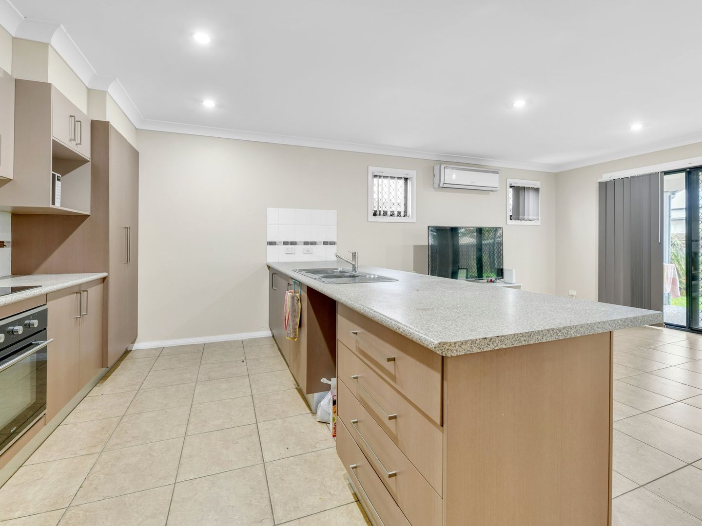 1 Kenilworth Crescent, Waterford QLD 4133, Image 1