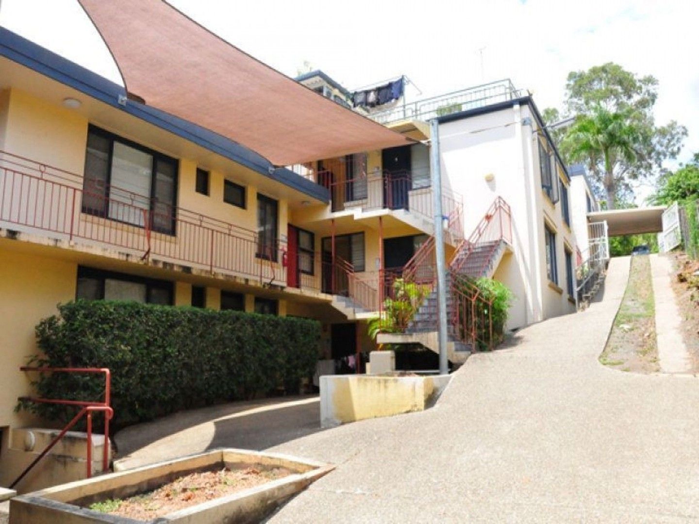 4 bedrooms Apartment / Unit / Flat in 14/75 SIR FRED SCHONELL DRIVE ST LUCIA QLD, 4067
