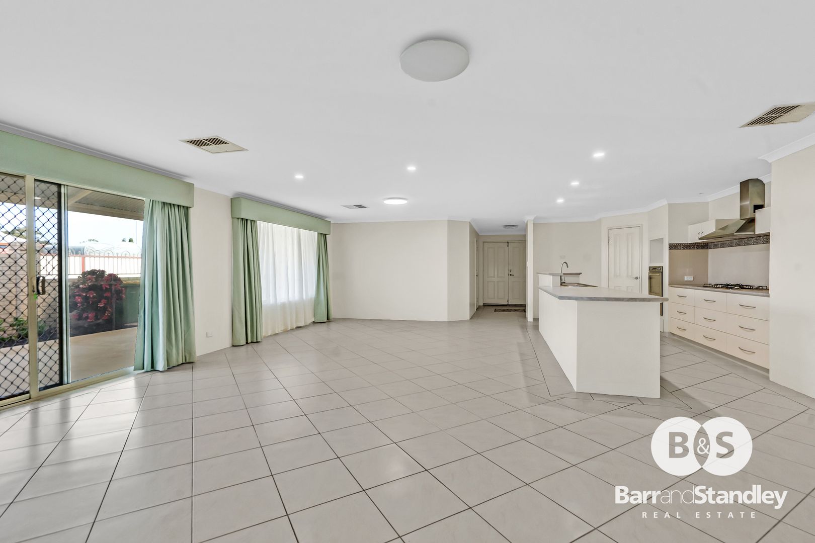 1/7 Elmbank Close, South Bunbury WA 6230, Image 2