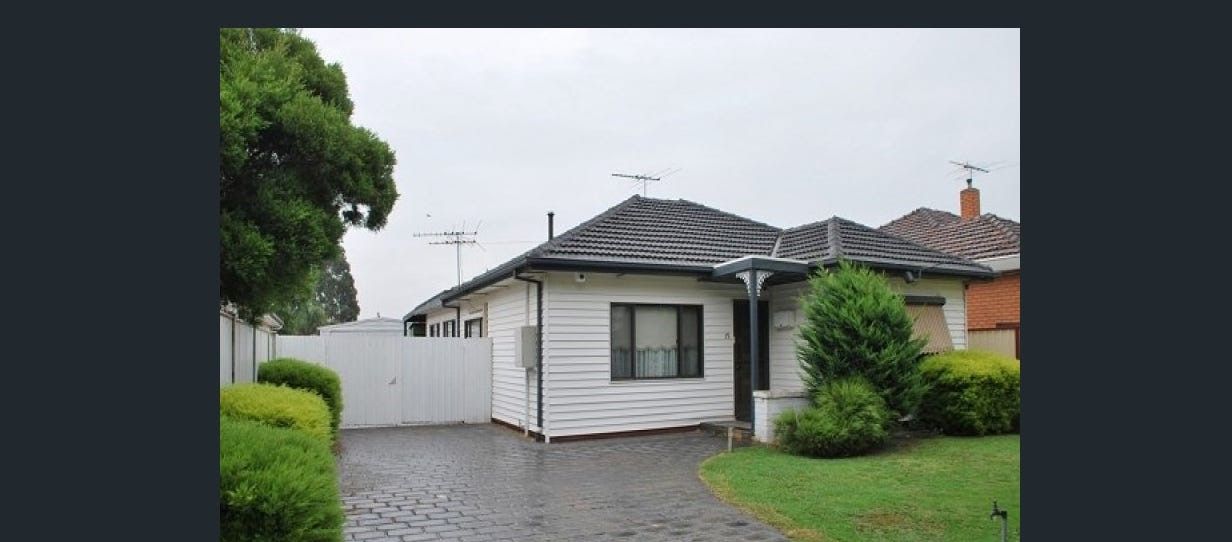 3 bedrooms House in 15 Poole Street DEER PARK VIC, 3023