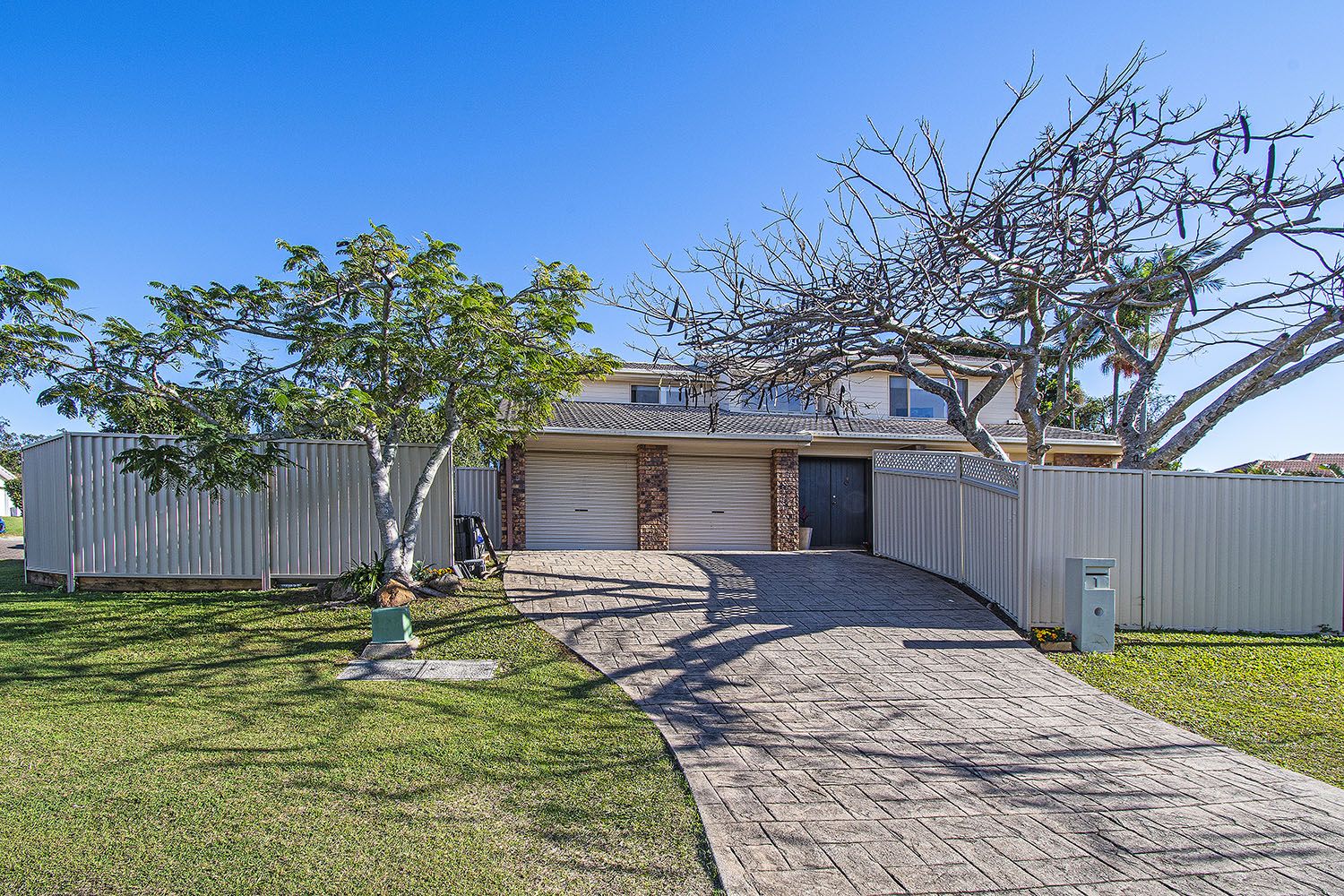 1 Carnoustie Court, Arundel QLD 4214, Image 1