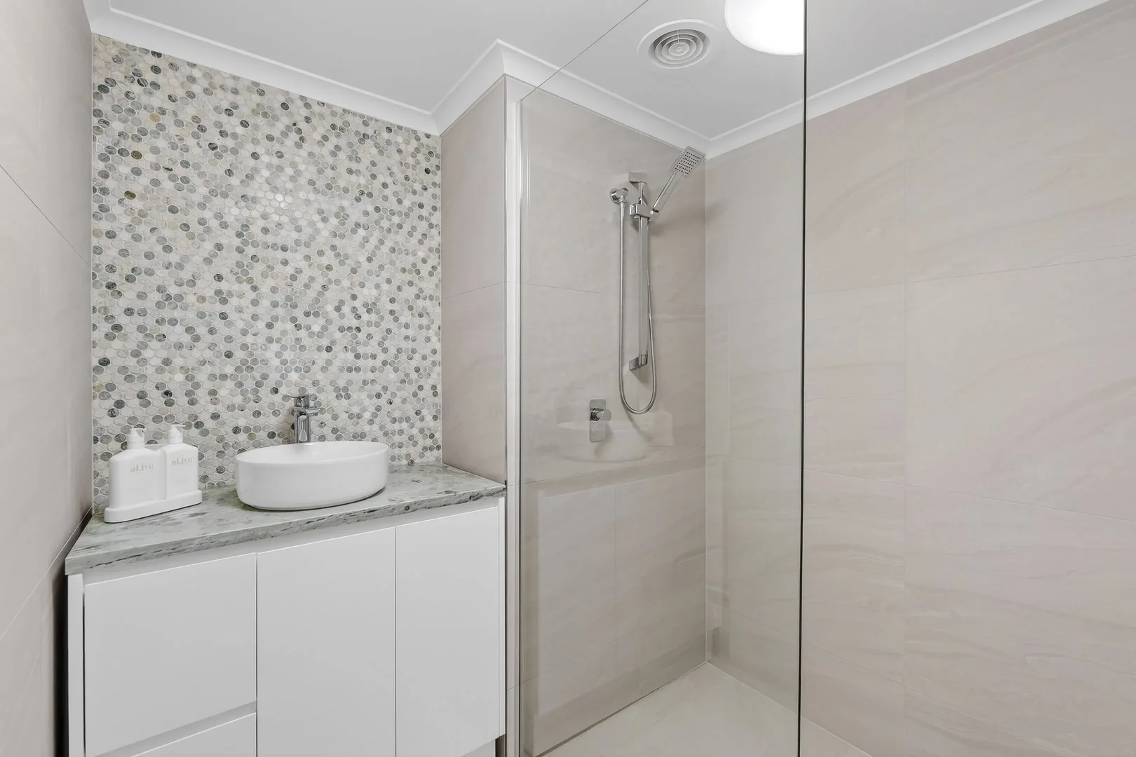 Additional image 8 of 11/45 Pohlman Street, Southport QLD 4215