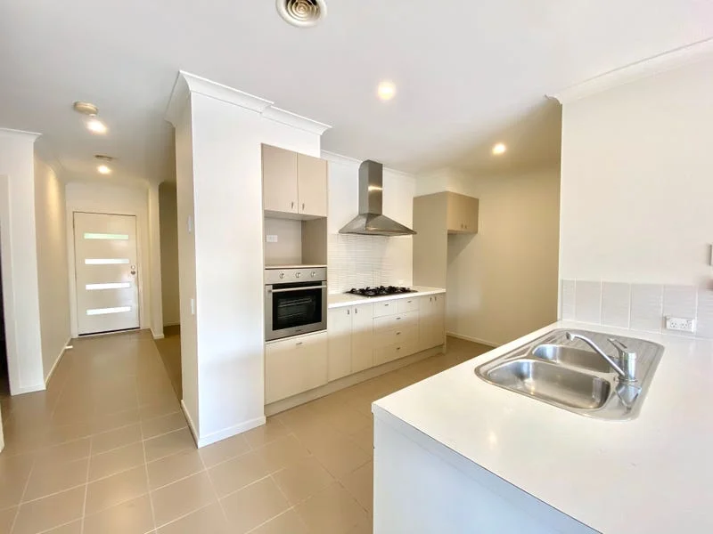 Additional image 3 of 10 Grevillea Circuit, Maidstone VIC 3012