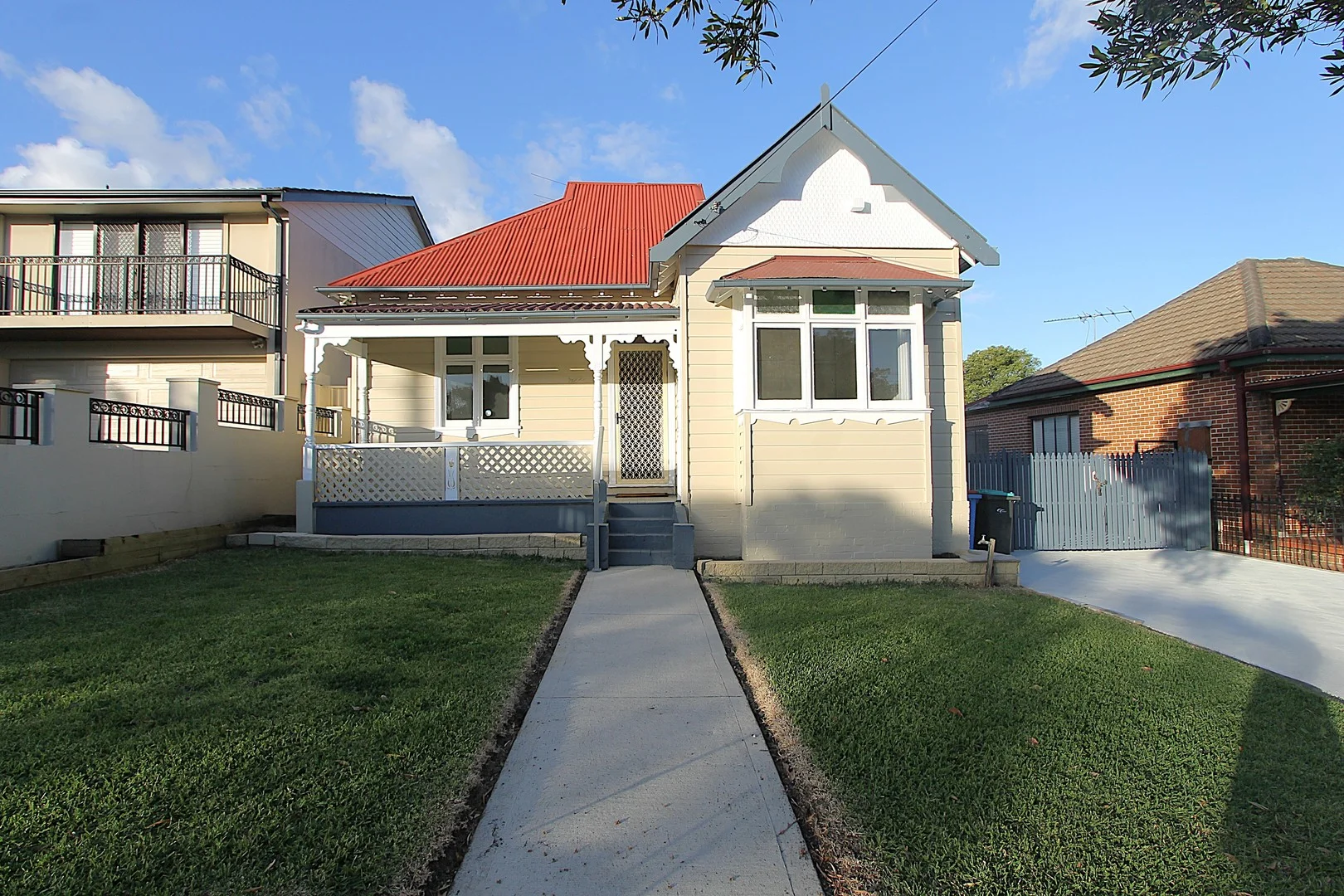 12 Dreadnought St, Roselands NSW 2196