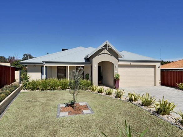 4 Clare Row, College Grove WA 6230