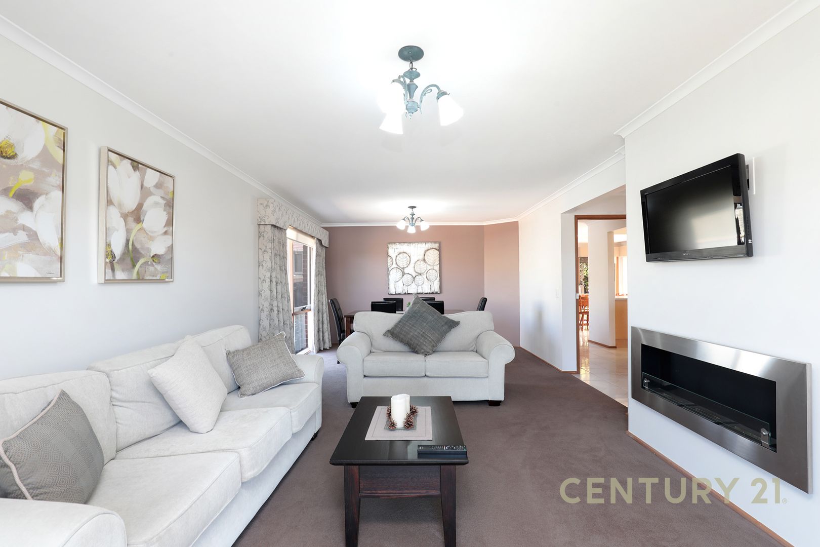 111 David Collins Drive, Endeavour Hills VIC 3802, Image 2