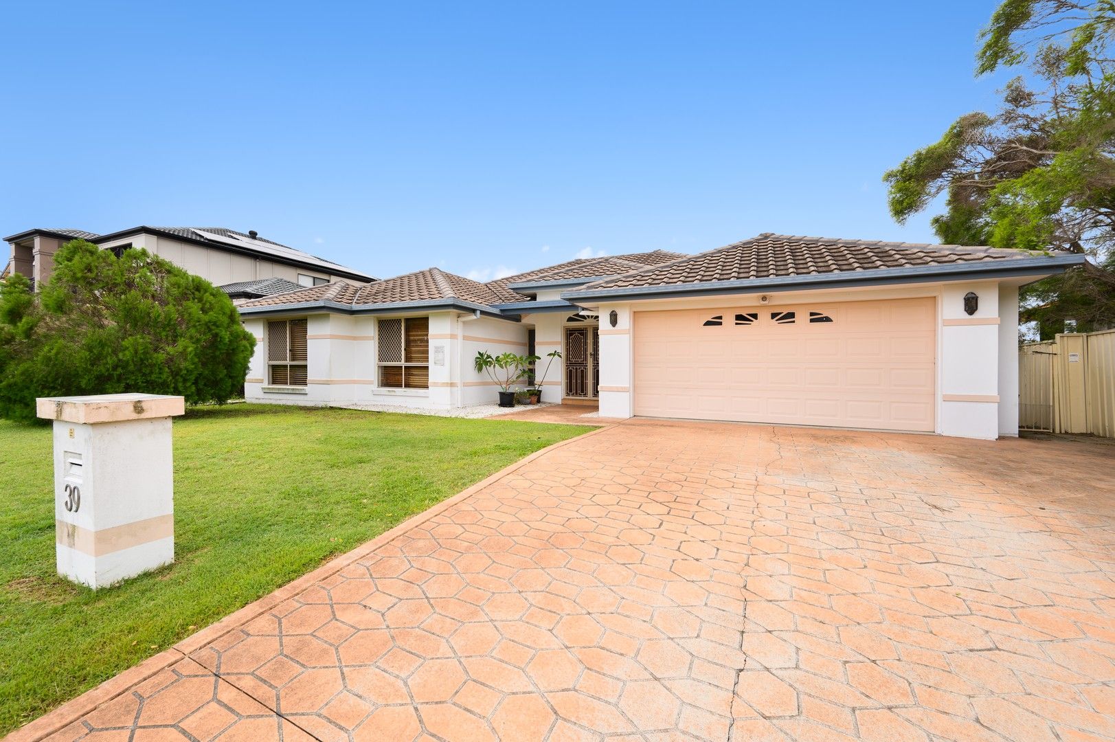 39 Ingles Circuit, Arundel QLD 4214, Image 0